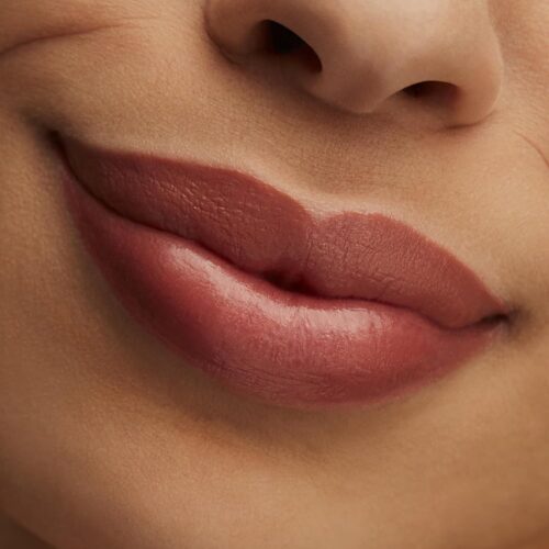 MAC Lustre Lipstick - Hug Me for Women, Cranberry - Image 2